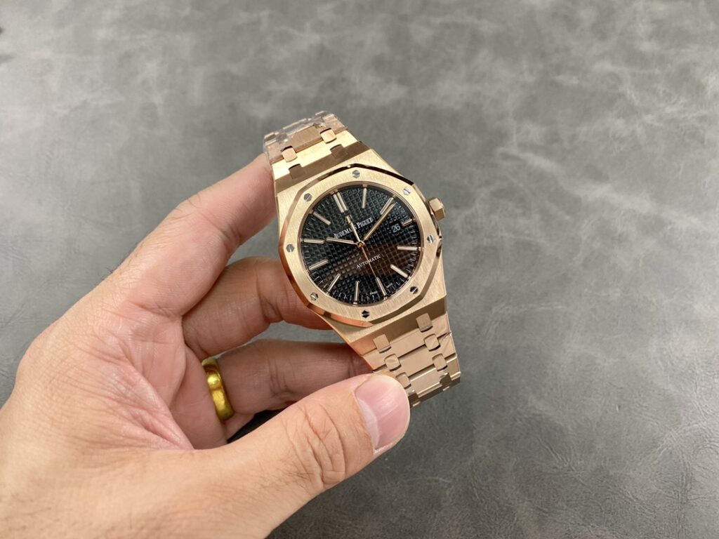 Đồng Hồ Audemars Piguet Royal Oak 15400OR Mặt Đen Chế Tác Nhà Máy IP 41mm (2)