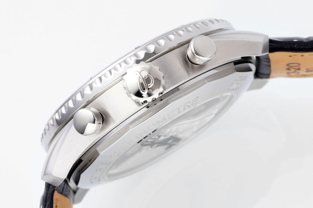 Đồng Hồ Breitling Navitimer Replica 1:1 Mặt Số Xanh Quân Đội EF Factory