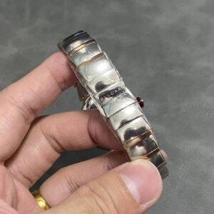 Đồng Hồ Bvlgari Lvcea Siêu Cấp Nữ Dây Kim Loại Mặt Số Đỏ (2)