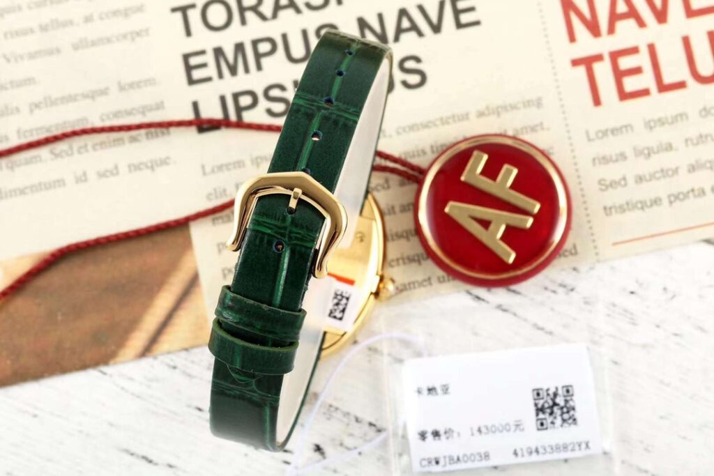 Đồng Hồ Cartier Baignoire Nữ Đính Đá Dây Da Màu Xanh Lá AF (17)