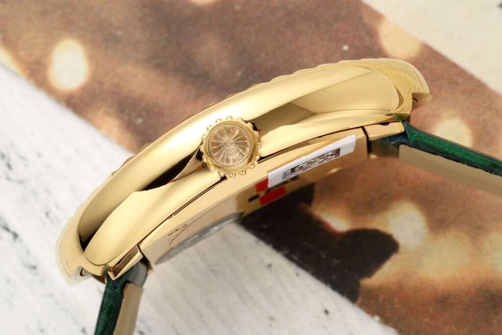 Đồng Hồ Cartier Baignoire Nữ Đính Đá Dây Da Màu Xanh Lá AF (17)