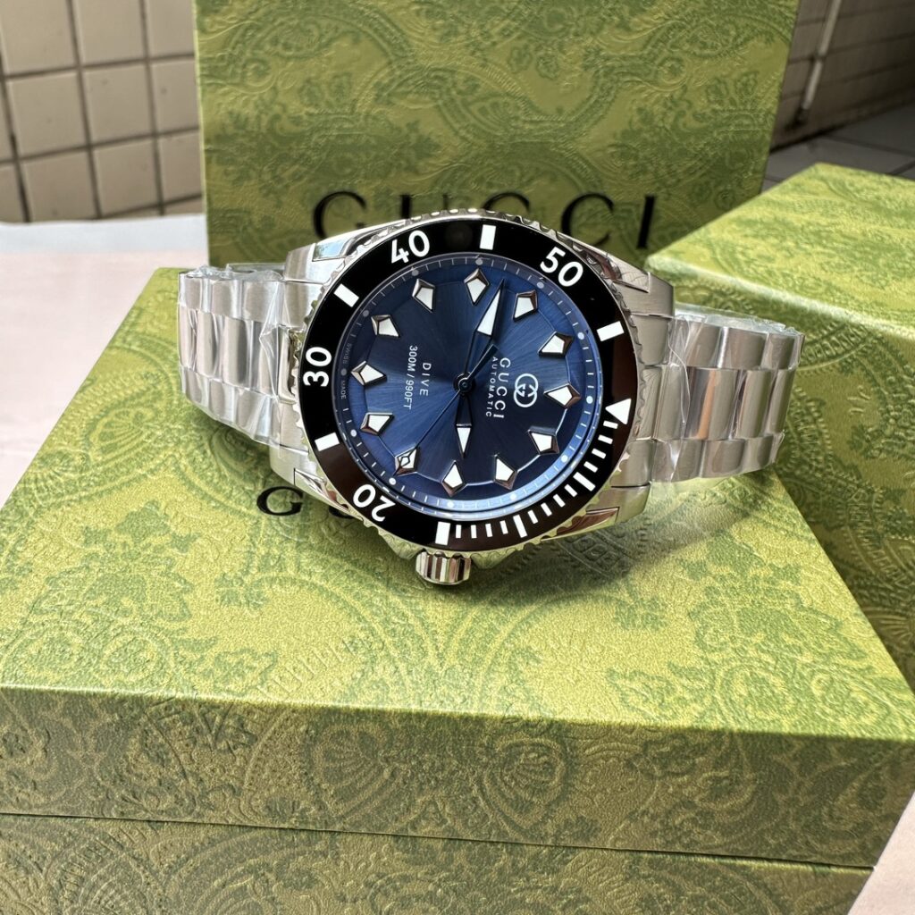 Đồng Hồ Gucci Dive Automatic Mặt Xanh Dương Replica Nam (4)