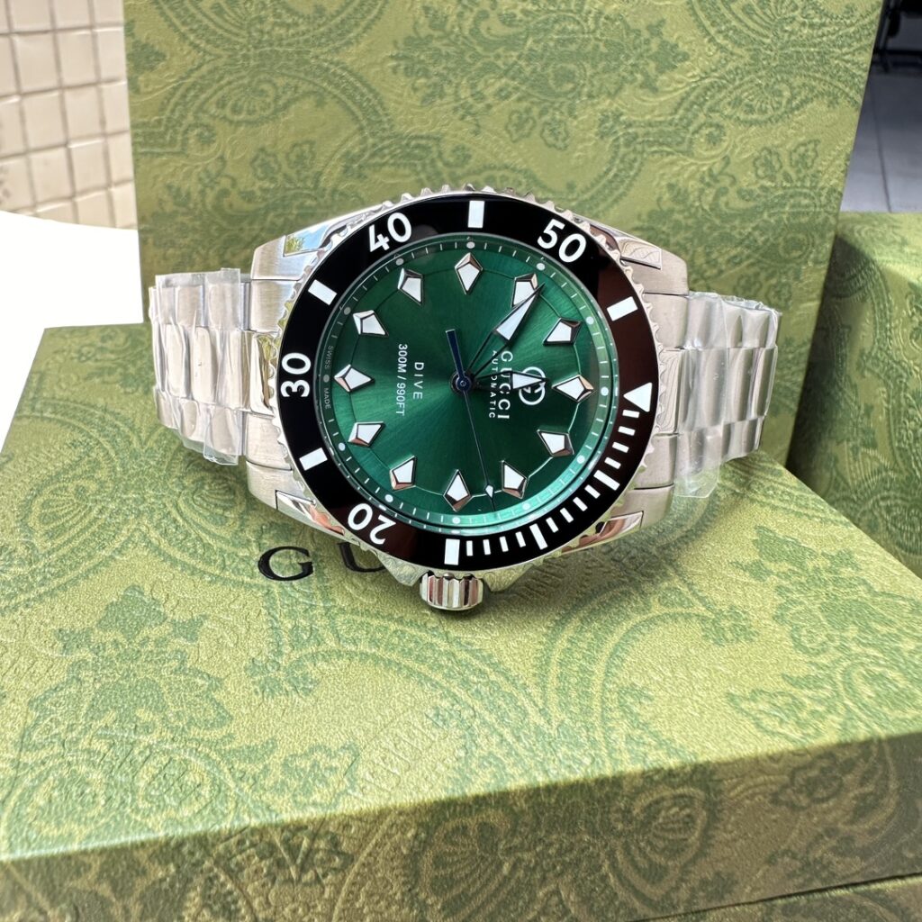 Đồng Hồ Gucci Dive Automatic Mặt Xanh Lá Cây Rep 11 Nam (4)
