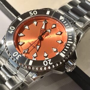 Đồng Hồ Gucci Dive Nam Siêu Cấp Mặt Màu Cam Dây Kim Loại 40mm (6)