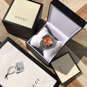Đồng Hồ Gucci Dive Nam Siêu Cấp Mặt Màu Cam Dây Kim Loại 40mm (6)
