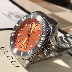 Đồng Hồ Gucci Dive Nam Siêu Cấp Mặt Màu Cam Dây Kim Loại 40mm (6)