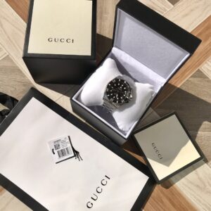 Đồng Hồ Gucci Dive Siêu Cấp Nam Mặt Số Đen Dây Thép Trắng 40mm (7)