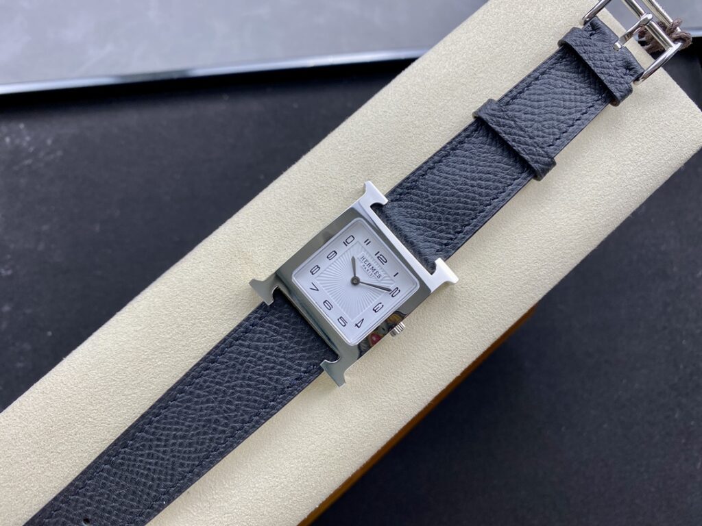 Đồng Hồ Hermes Heure H Nữ Siêu Cấp Dây Da Màu Đen 26mm (9)