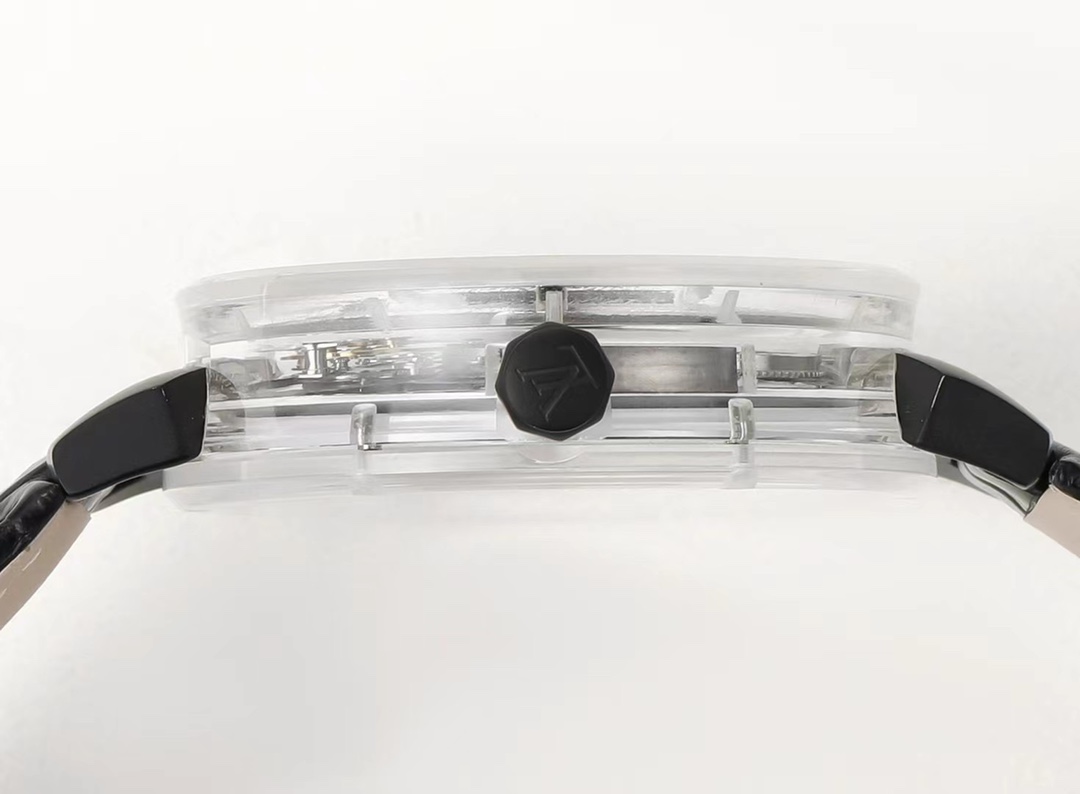 Đồng Hồ Louis Vuitton Chế Tác Tourbillon Sapphire Nam Dây Da 42mm (7) Đồng Hồ Louis Vuitton Chế Tác Tourbillon Sapphire Nam Dây Da 42mm (9)