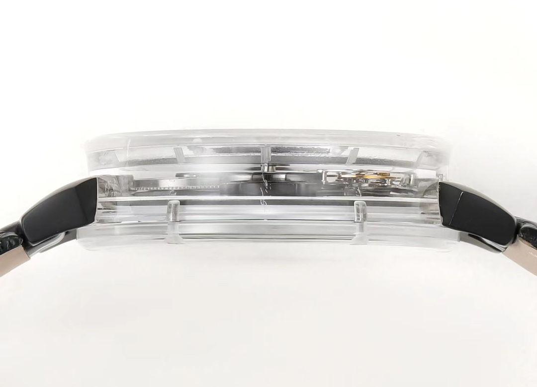 Đồng Hồ Louis Vuitton Chế Tác Tourbillon Sapphire Nam Dây Da 42mm (8) Đồng Hồ Louis Vuitton Chế Tác Tourbillon Sapphire Nam Dây Da 42mm (9)