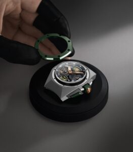 Royal Oak Concept Flying Tourbillon GMT Sự Đột Phá Từ Audemars Piguet Với Chất Liệu Ceramic Xanh