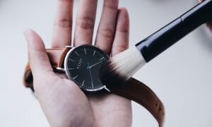 Daily Watch Cleaning Tips to Keep Your Timepiece in Top Condition (1)