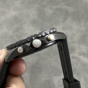 Đồng Hồ Breitling Endurance Pro Màu Đen Chế Tác Sợi Carbon 44mm (1)