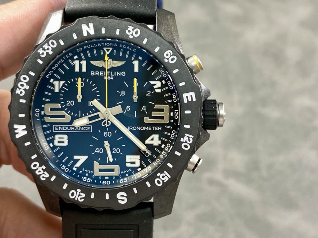 Đồng Hồ Breitling Endurance Pro Màu Đen Chế Tác Sợi Carbon 44mm (1)