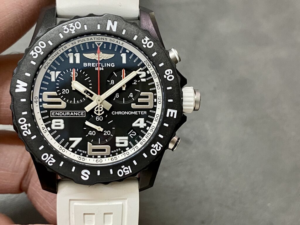 Đồng Hồ Breitling Endurance Pro Màu Trắng Chế Tác Sợi Carbon (9)