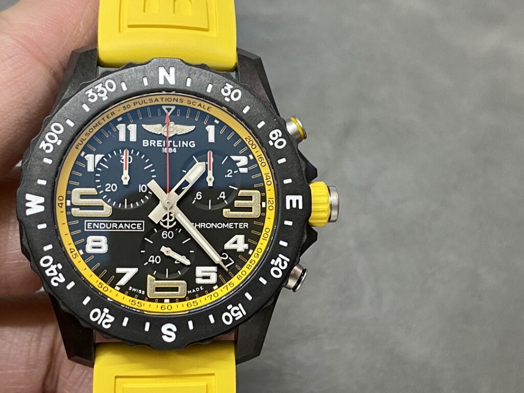 Đồng Hồ Breitling Endurance Pro Màu Vàng Replica 11 44mm (1)