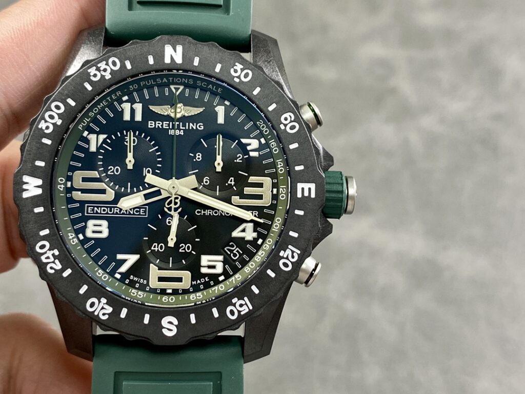 Đồng Hồ Breitling Endurance Pro Màu Xanh Lá Chế Tác Sợi Carbon 44mm (1)