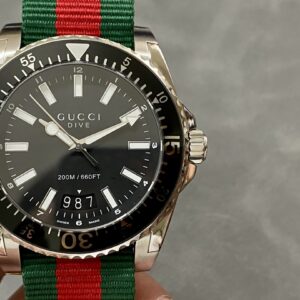 Đồng Hồ Gucci Dive YA136206 Nam Mặt Số Đen Siêu Cấp 45mm (2)