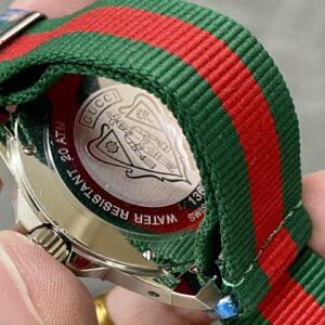 Đồng Hồ Gucci Dive YA136206 Nam Mặt Số Đen Siêu Cấp 45mm (2)