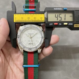 Đồng Hồ Gucci Dive YA136207 Nam Dây Vải Siêu Cấp 45mm (1)