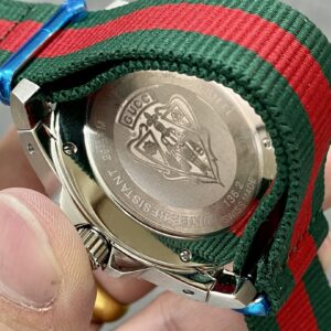 Đồng Hồ Gucci Dive YA136207 Nam Dây Vải Siêu Cấp 45mm (1)