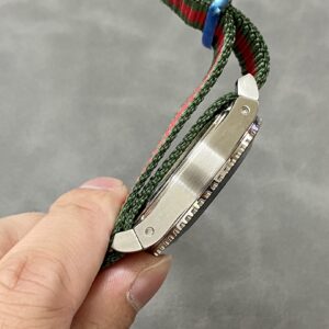 Đồng Hồ Gucci Dive YA136209A Nam Dây Vải Siêu Cấp 45mm (2)