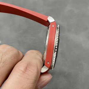 Đồng Hồ Gucci Dive YA136309 Nam Dây Cao Su Màu Đỏ 40mm (3)