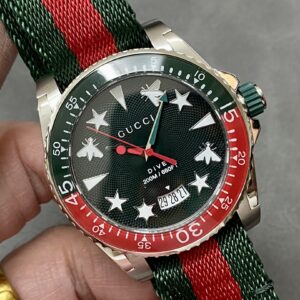 Đồng Hồ Gucci Dive YA136339 Siêu Cấp Mặt Xanh Lá Cây 45mm (8)