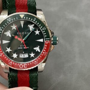 Đồng Hồ Gucci Dive YA136339 Siêu Cấp Mặt Xanh Lá Cây 45mm (8)