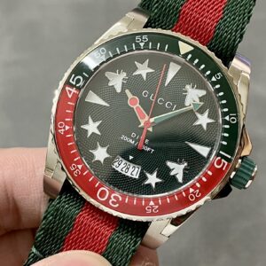 Đồng Hồ Gucci Dive YA136339 Siêu Cấp Mặt Xanh Lá Cây 45mm (8)