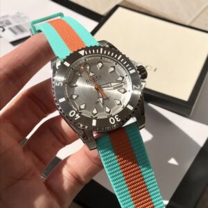 Đồng Hồ Gucci YA136351 Dive Nam Siêu Cấp Dây Cao Su 40mm (9)