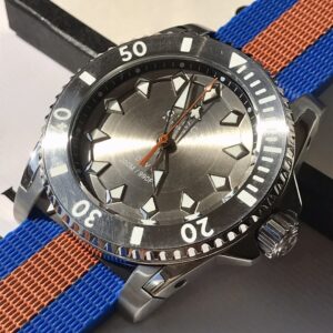 Đồng Hồ Gucci YA136352 Dive Siêu Cấp Nam Dây Cao Su 40mm (4)