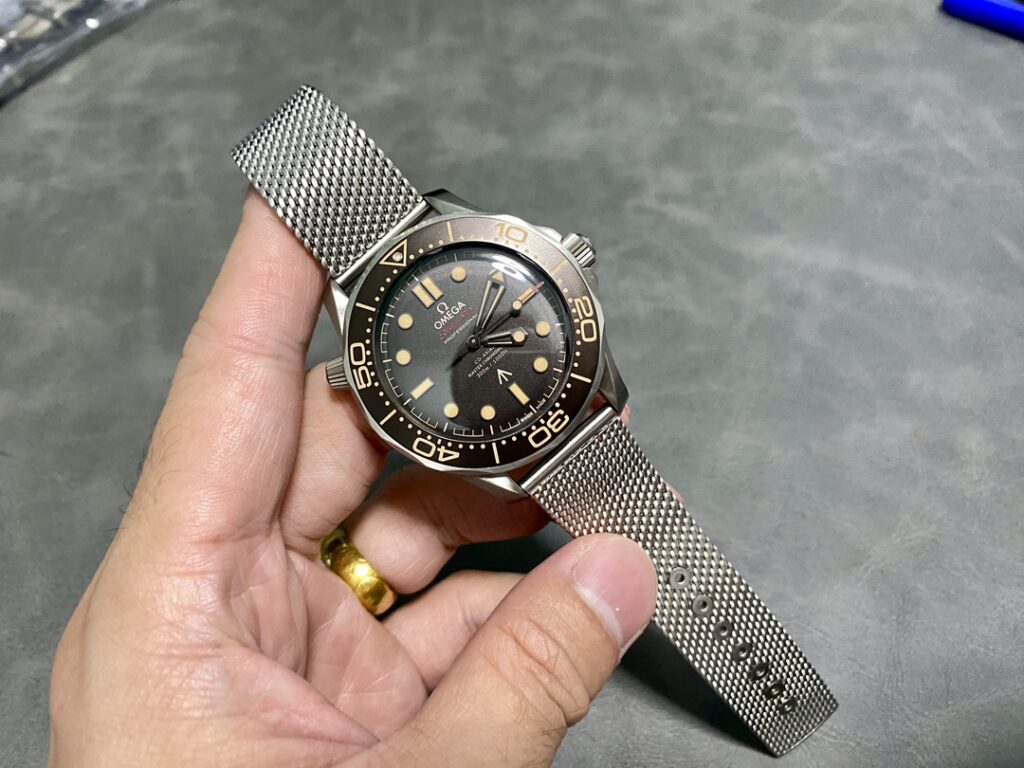 Đồng Hồ Omega Seamaster 300M 007 Replica Cao Cấp Nhà Máy VS 42mm (1)