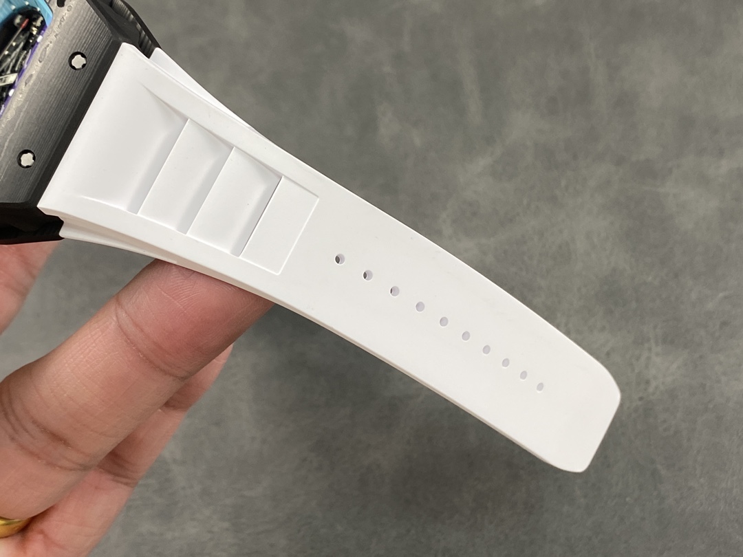 Đồng Hồ Richard Mille RM055 Asia Bubba Watson Replica Nhà Máy ZF 43x50mm (7) Đồng Hồ Richard Mille RM055 Asia Bubba Watson Replica Nhà Máy ZF 43x50mm (5)