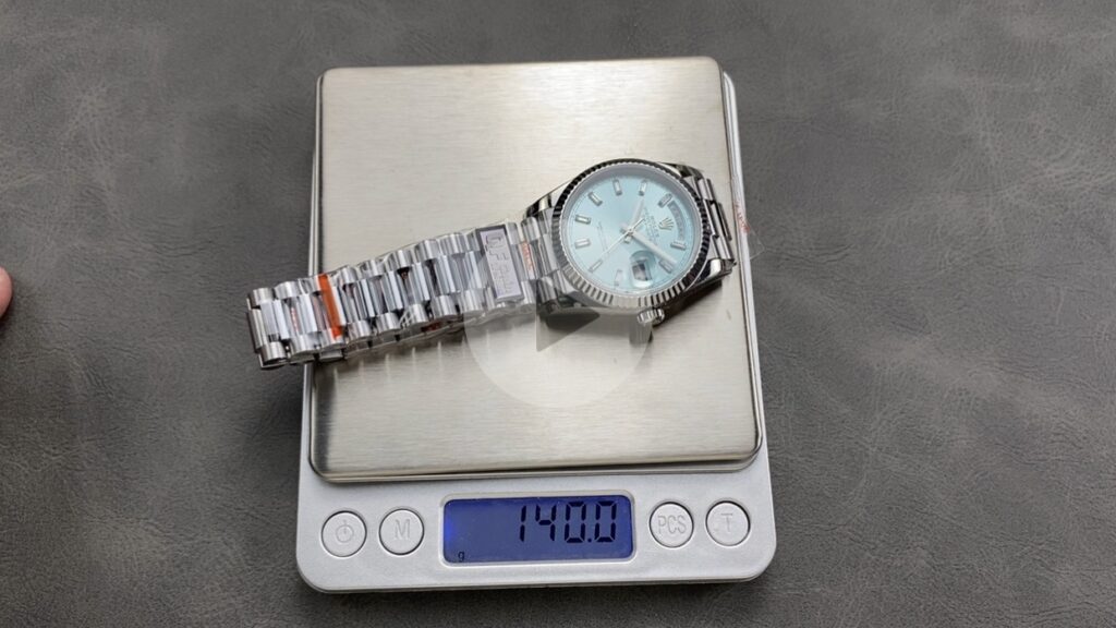 Đồng Hồ Rolex Day-Date 128236 Mặt Xanh Băng Đính Đá 140 Grams QF Factory 36mm (4)