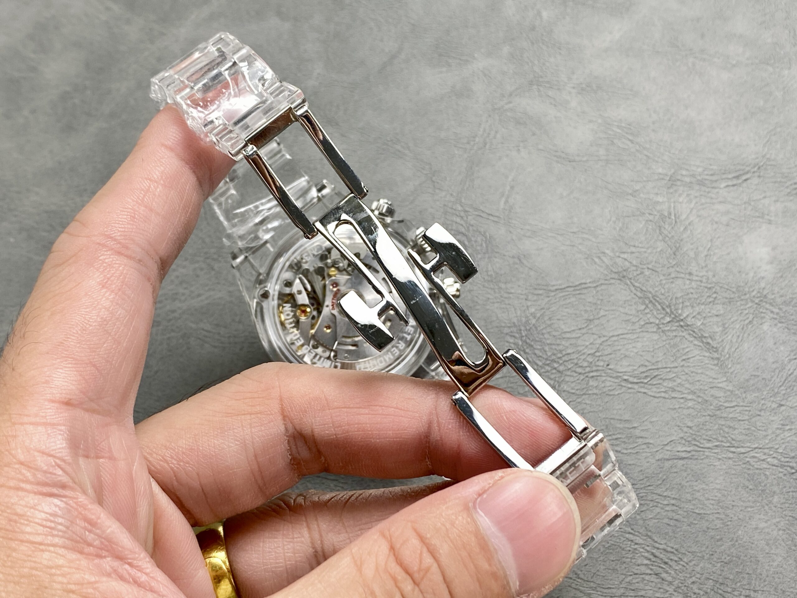 Đồng Hồ Rolex Daytona AET Remould Dragon Tùy Chỉnh Sapphire Đá Quý (1) Đồng Hồ Rolex Daytona AET Remould Dragon Tùy Chỉnh Sapphire Đá Quý (2)