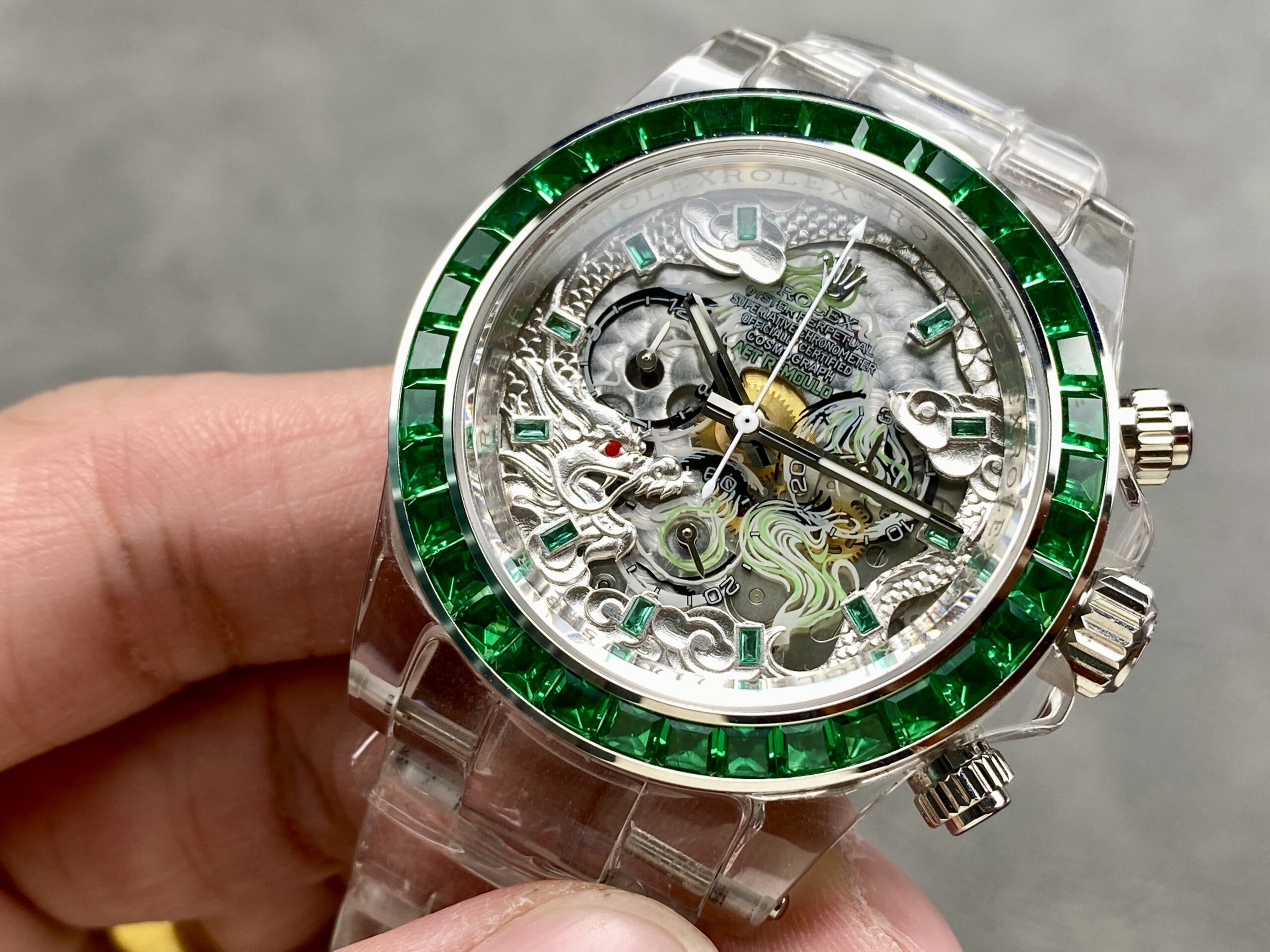 Đồng Hồ Rolex Daytona AET Remould Dragon Tùy Chỉnh Sapphire Đá Quý (4) Đồng Hồ Rolex Daytona AET Remould Dragon Tùy Chỉnh Sapphire Đá Quý (2)