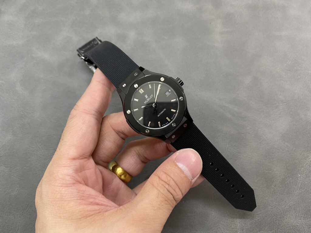 Đồng Hồ Hublot Classic Fusion Ceramic Màu Đen Nhà Máy HB 38mnm (1)