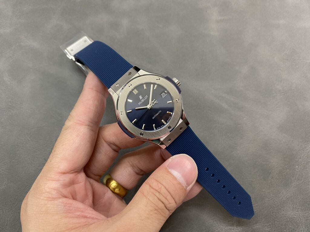 Đồng Hồ Hublot Classic Fusion Titanium Màu Xanh Dương Nhà Máy HB 38mnm (1)