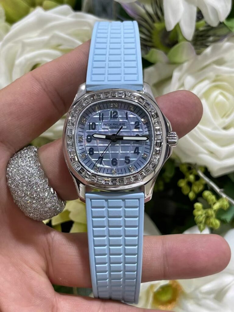 Đồng Hồ Patek Philippe Aquanaut 5072G Đính Kim Cương CVD Bọc Vàng Trắng 18K (1)