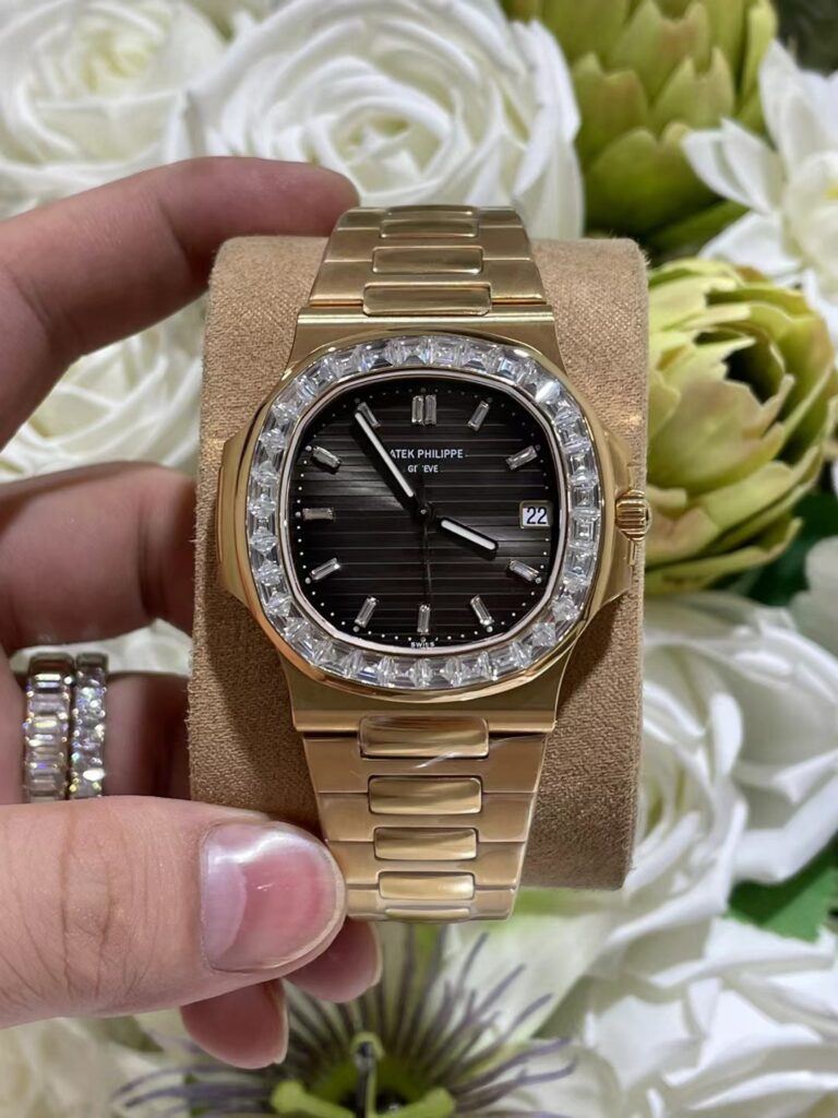 Đồng Hồ Patek Philippe Nautilus 5723 Độ Máy + Mặt Số + Đính Moissanite + Bọc Vàng 40mm (6)