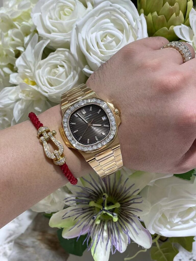 Đồng Hồ Patek Philippe Nautilus 5723 Độ Máy + Mặt Số + Đính Moissanite + Bọc Vàng 40mm (9)