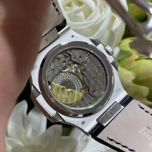 Đồng Hồ Patek Philippe Nautilus 5724G Tinh Chỉnh Mặt Số + Bọc Vàng + Đính Moissanite 40mm (1)