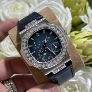 Đồng Hồ Patek Philippe Nautilus 5724G Tinh Chỉnh Mặt Số + Bọc Vàng + Đính Moissanite 40mm (1)