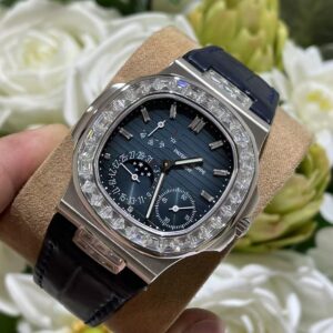 Đồng Hồ Patek Philippe Nautilus 5724G Tinh Chỉnh Mặt Số + Bọc Vàng + Đính Moissanite 40mm (1)