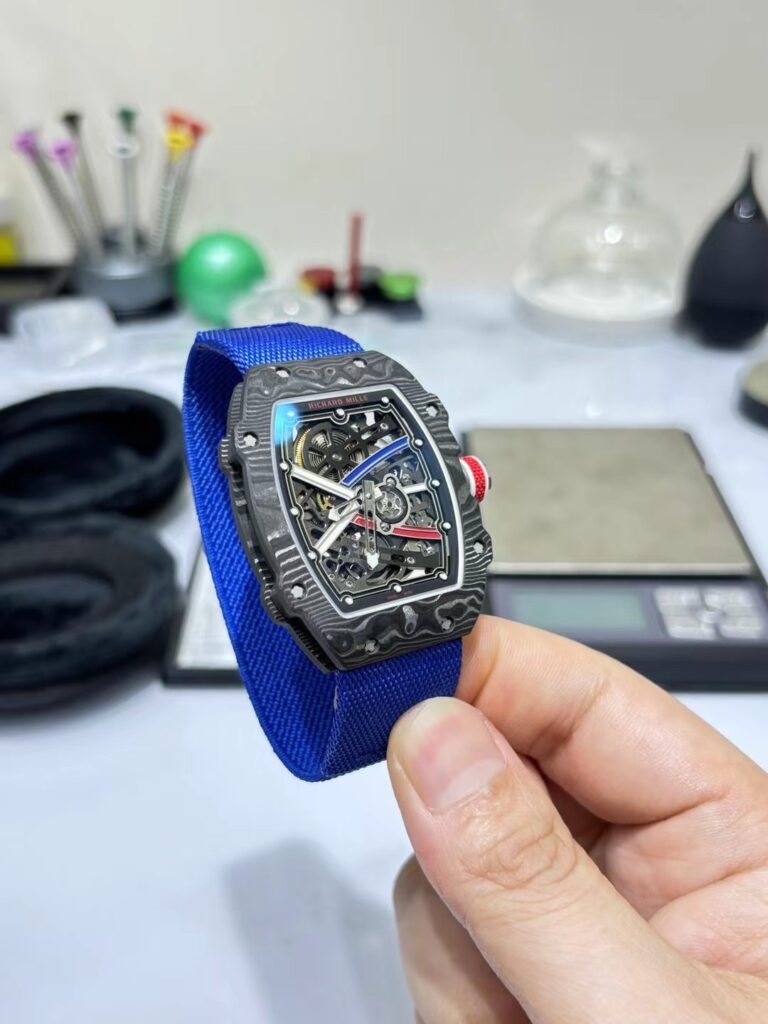 Đồng Hồ Richard Mille RM67-02 Chế Tác Carbon Đen Mỏng 7.8mm Nhẹ 37 Grams (1)