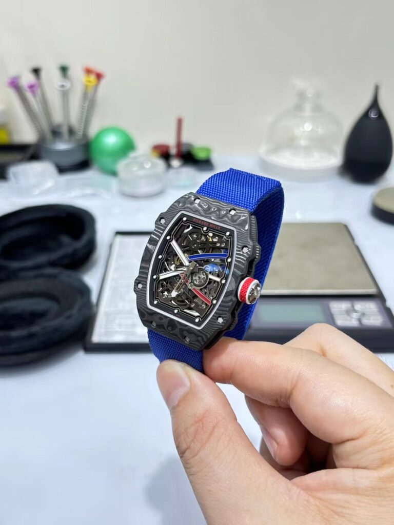Đồng Hồ Richard Mille RM67-02 Chế Tác Carbon Đen Mỏng 7.8mm Nhẹ 37 Grams (1)