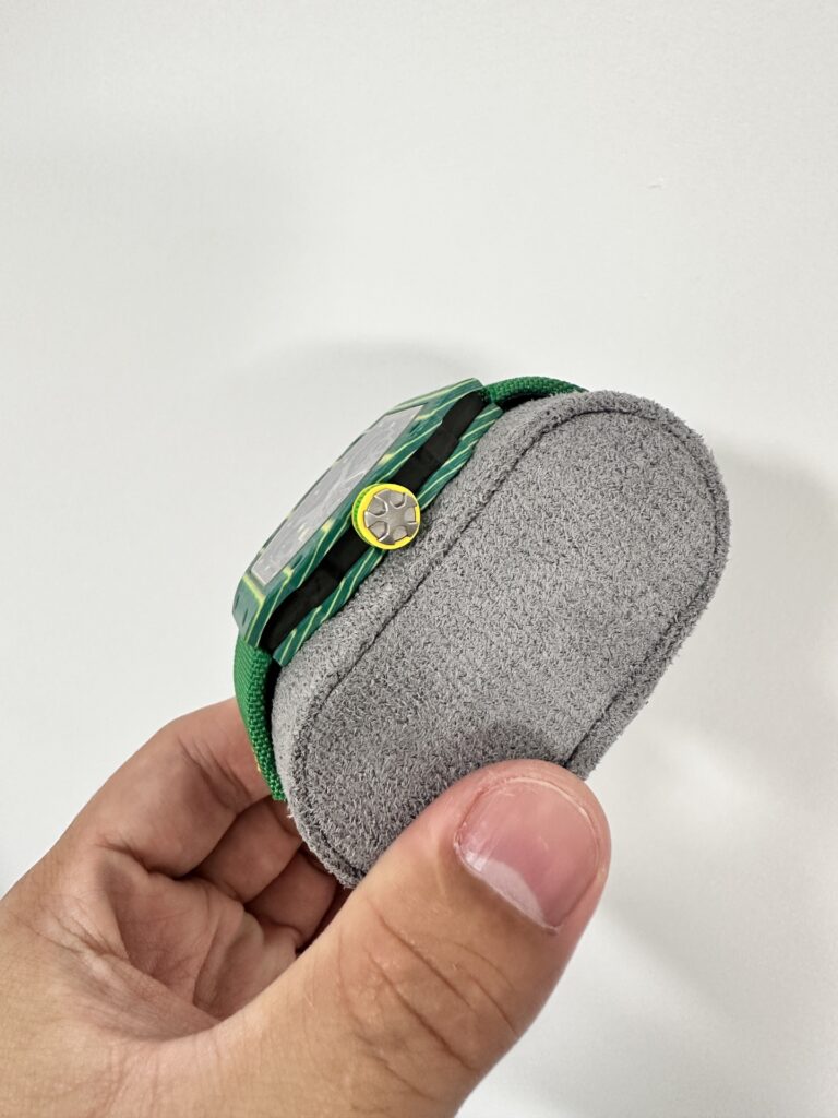 Đồng Hồ Richard Mille RM67-02 Chế Tác Carbon Màu Xanh Mỏng 7.8mm Nhẹ 37 Grams (1)