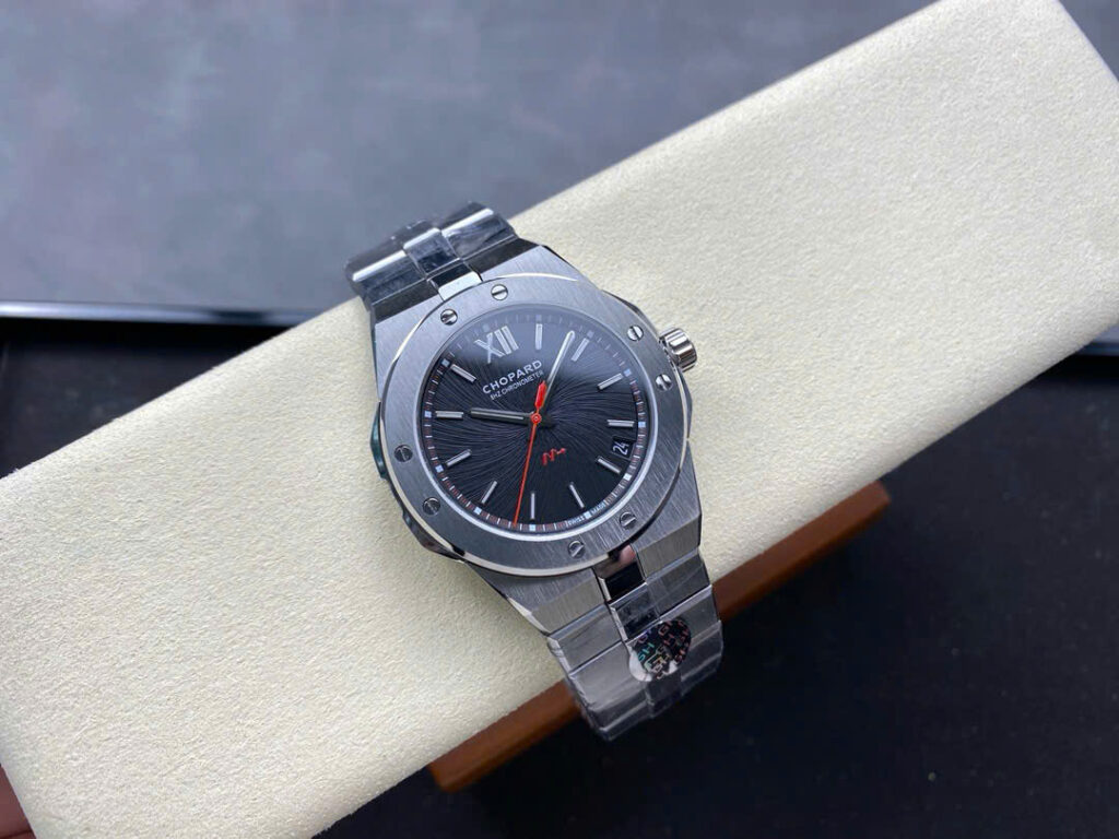 Đồng Hồ Chopard Alpine Eagle Replica Cao Cấp Mặt Đen Nhà Máy GH 41mm (1)