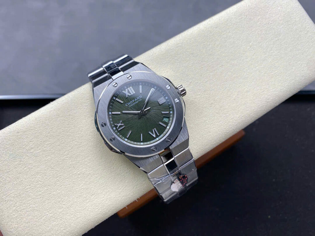 Đồng Hồ Chopard Alpine Eagle Replica Cao Cấp Mặt Xanh Lá Nhà Máy GH 41mm (5)